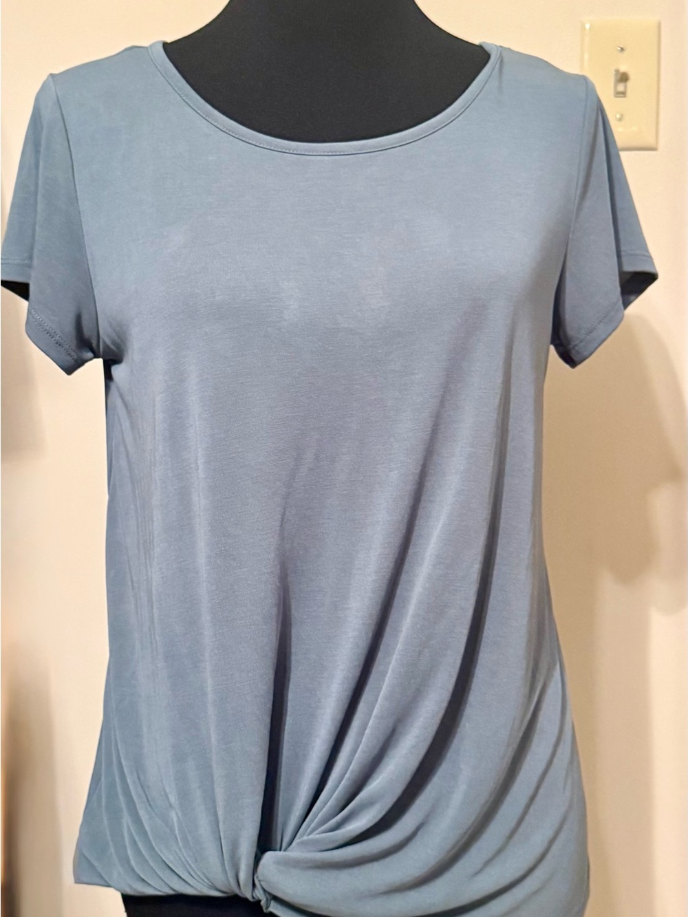 Arizona Jean Co. Sage Green Twist Front Short Sleeve Top Size M